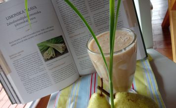 Hruškov smuti s svežo limonsko travo